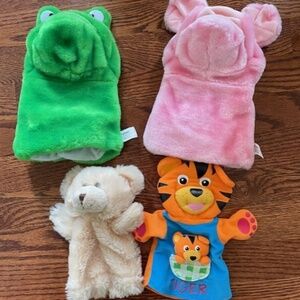 Lot of 4 Plush Animal Hand Puppets Great for Kids, Teachers, Story Time VGUC
